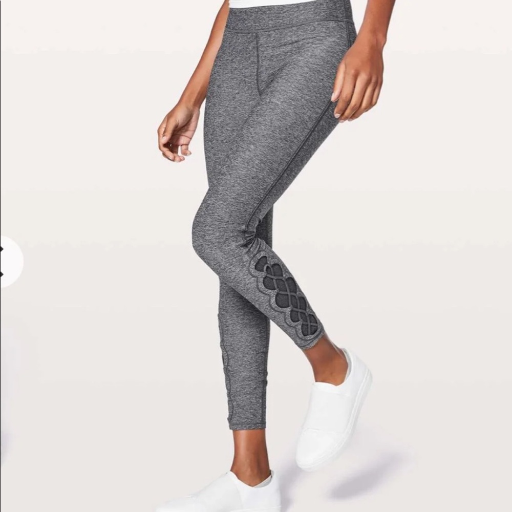 Lululemon tied to it leggings size 2